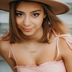 Meet your Posher, Cam